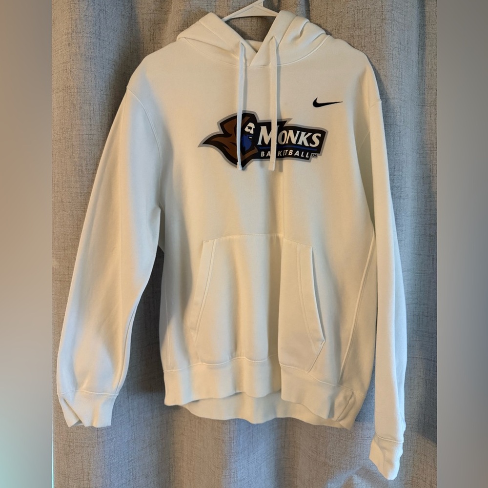 Nike Saint Joseph’s Monks Basketball hoodie. Large. New w/o tags.